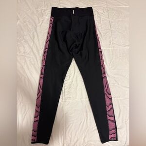 Black Ultracor Leggings with Pink Snake Print